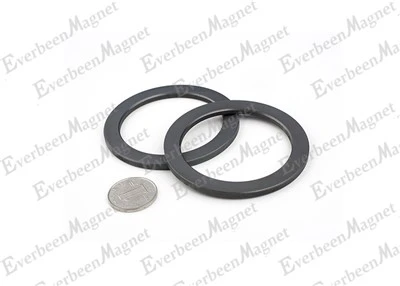 Keramisk magnetring